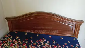 বাসার ব্যবহৃত খাট এবং আলনা বিক্রি