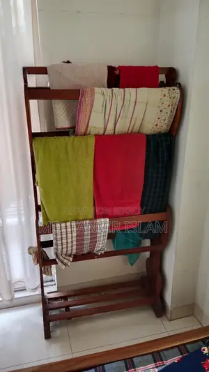 বাসার ব্যবহৃত খাট এবং আলনা বিক্রি