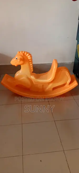 বাচ্চাদের রকিং ঘোড়া