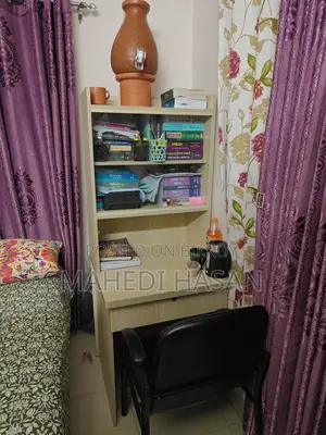 ৪ মাস ব্যবহৃত টেবিল চেয়ার