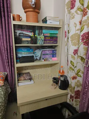 ৪ মাস ব্যবহৃত টেবিল চেয়ার