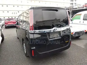 Toyota Noah X 2021