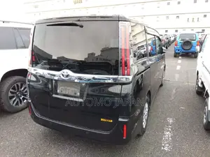 Toyota Noah X 2021