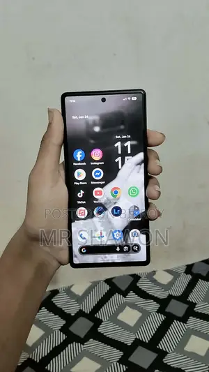 Google Pixel 6 . (Used)