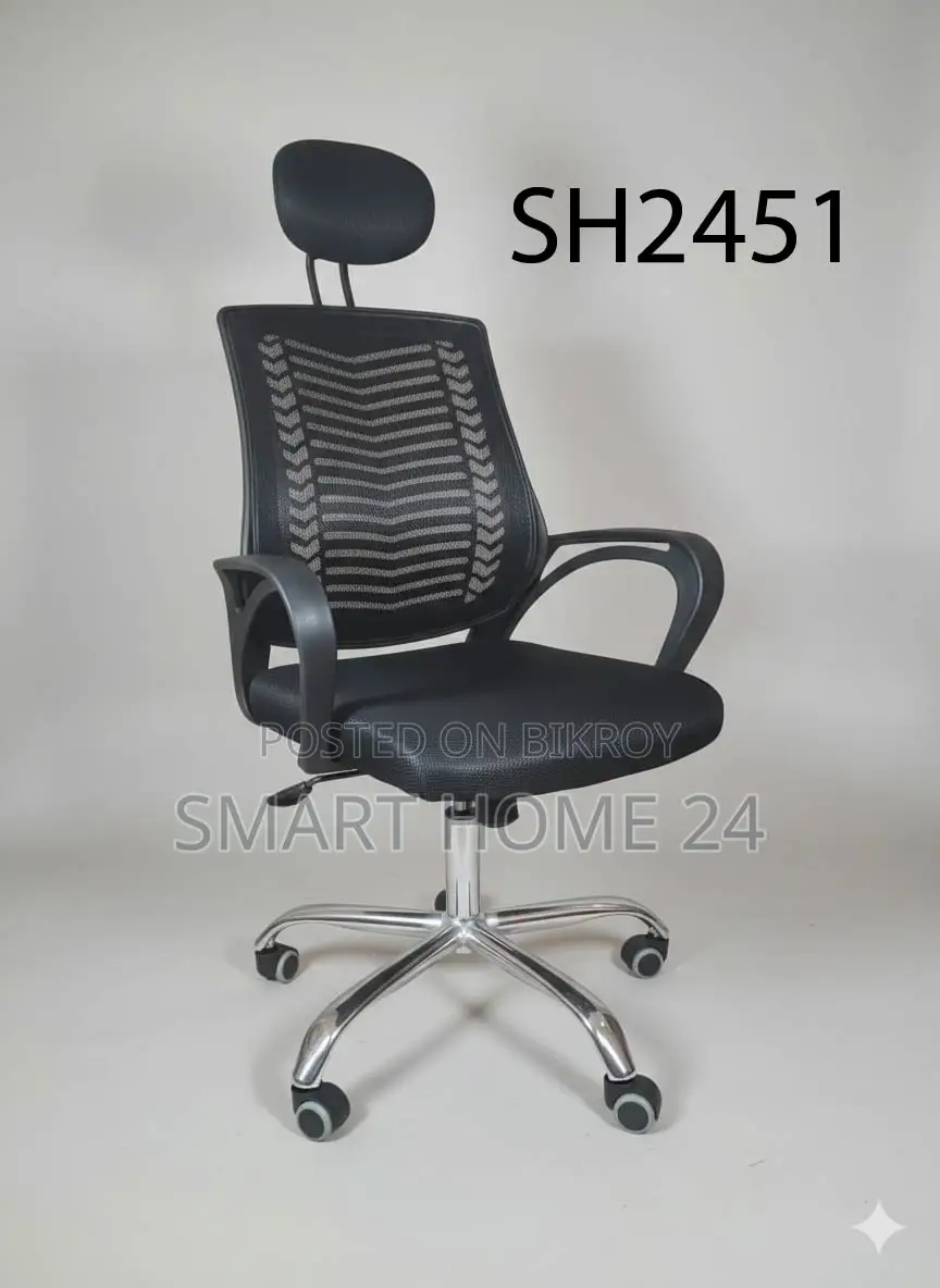 Office Chair with Green Headrest – Modern Design & Maximum Comfort