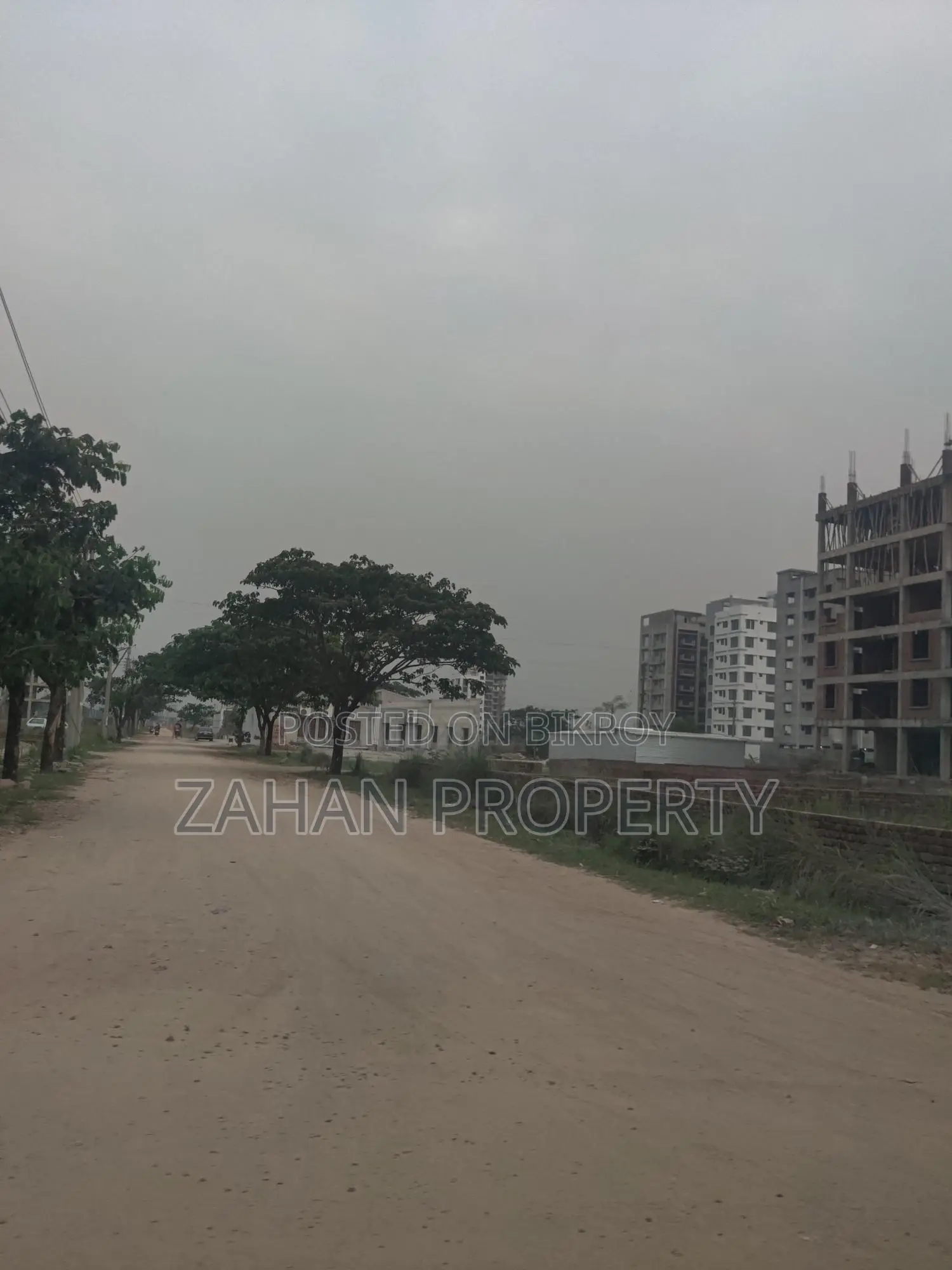 L Block 03+03= 06 Kata Plot Sell Bashundhara R/A..