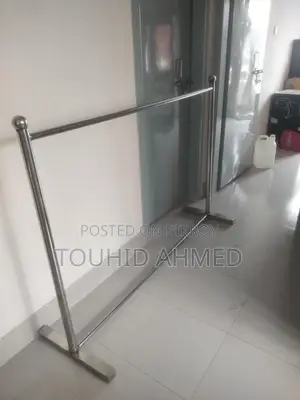 একটি এস.এস. স্ট্যান্ড বিক্রয়