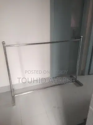 একটি এস.এস. স্ট্যান্ড বিক্রয়