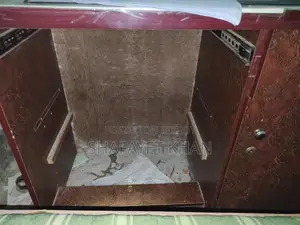 পড়ার টেবিল বা কম্পিউটার