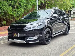 Toyota Harrier Premium 2014