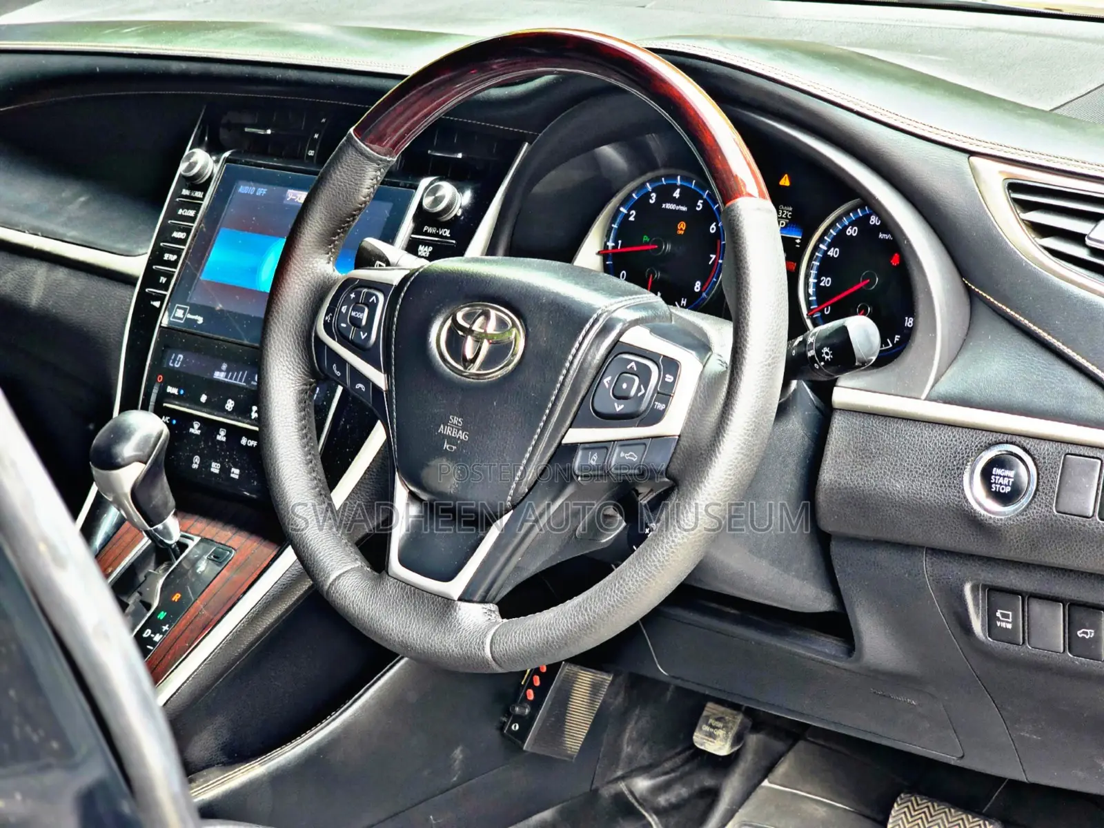 Toyota Harrier Premium 2014