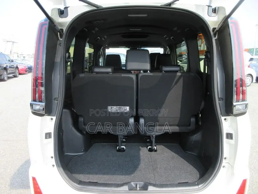 Toyota Noah SI_WXB_HYBRID 2021