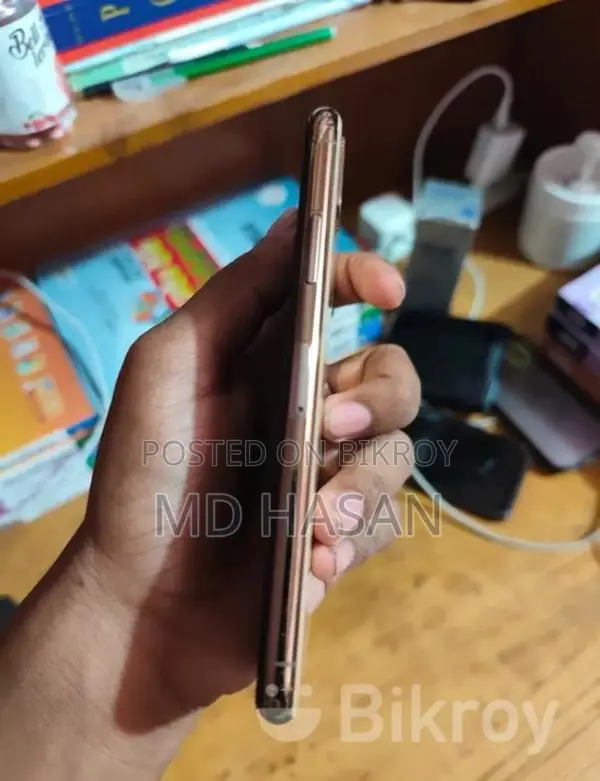 Apple iPhone XS (Used)
