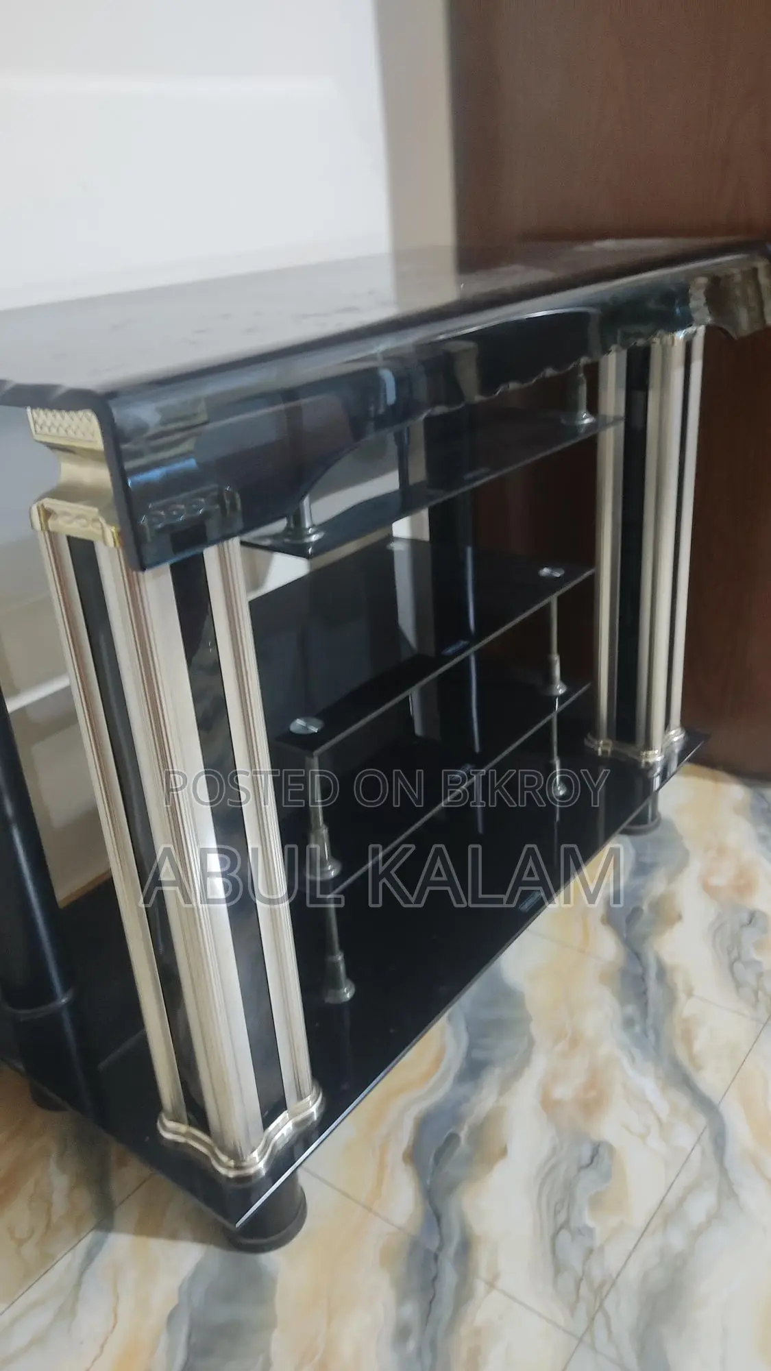 টেম্পারড গ্লাস টিভি ট্রলি