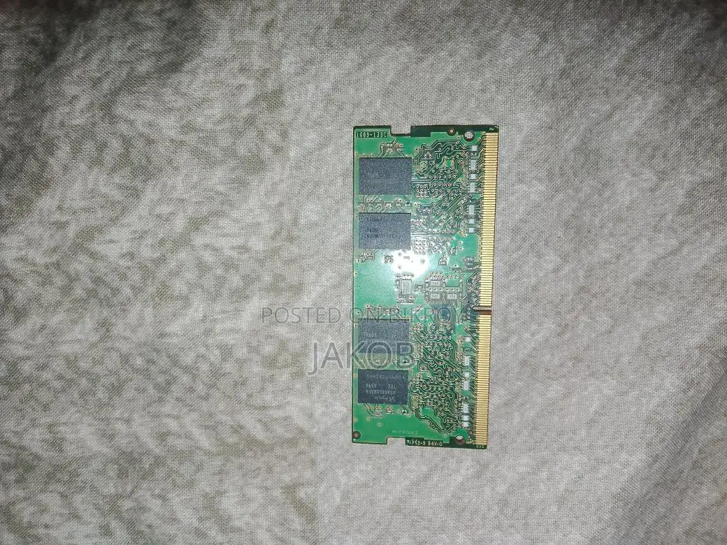 Laptop RAM DDR4 4GB at 2133MHz (4x2)