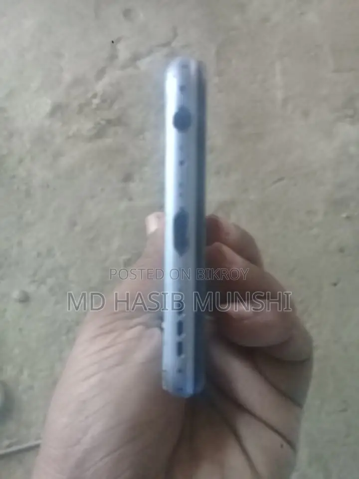 Vivo Y20s . (Used)