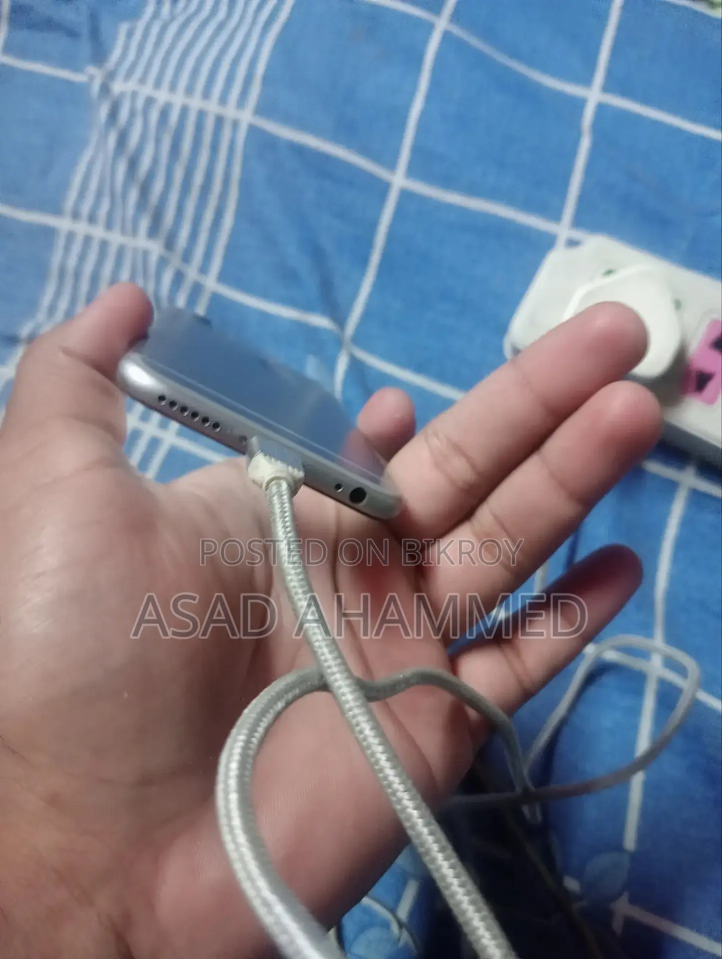Apple iPhone 6S . (Used)