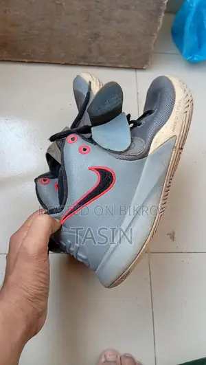 Nike Kyrie Flytrap 3 "Cool Grey" Available at a Great Price