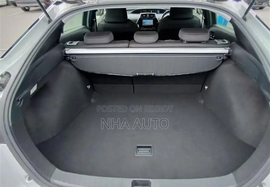 Toyota Prius S HYBRID 2020