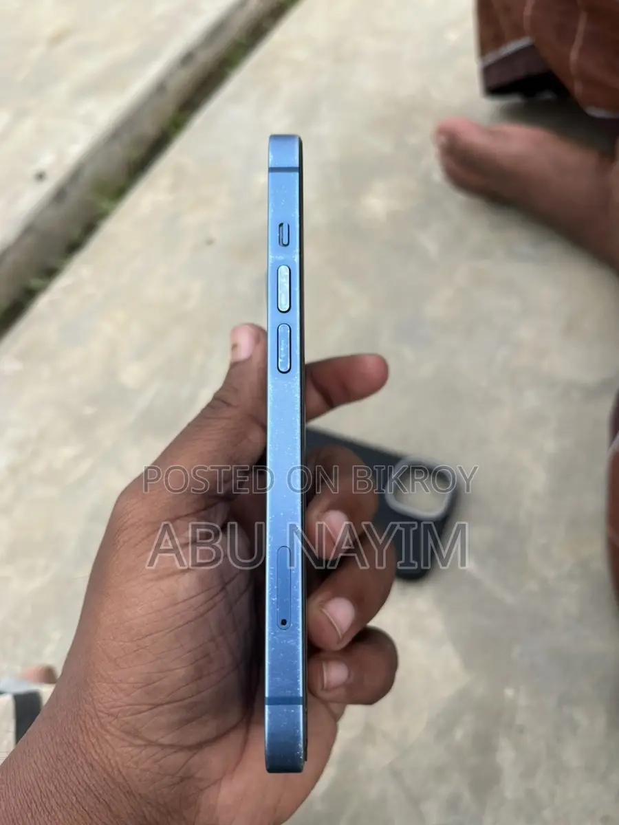 Apple iPhone 13 (Used)