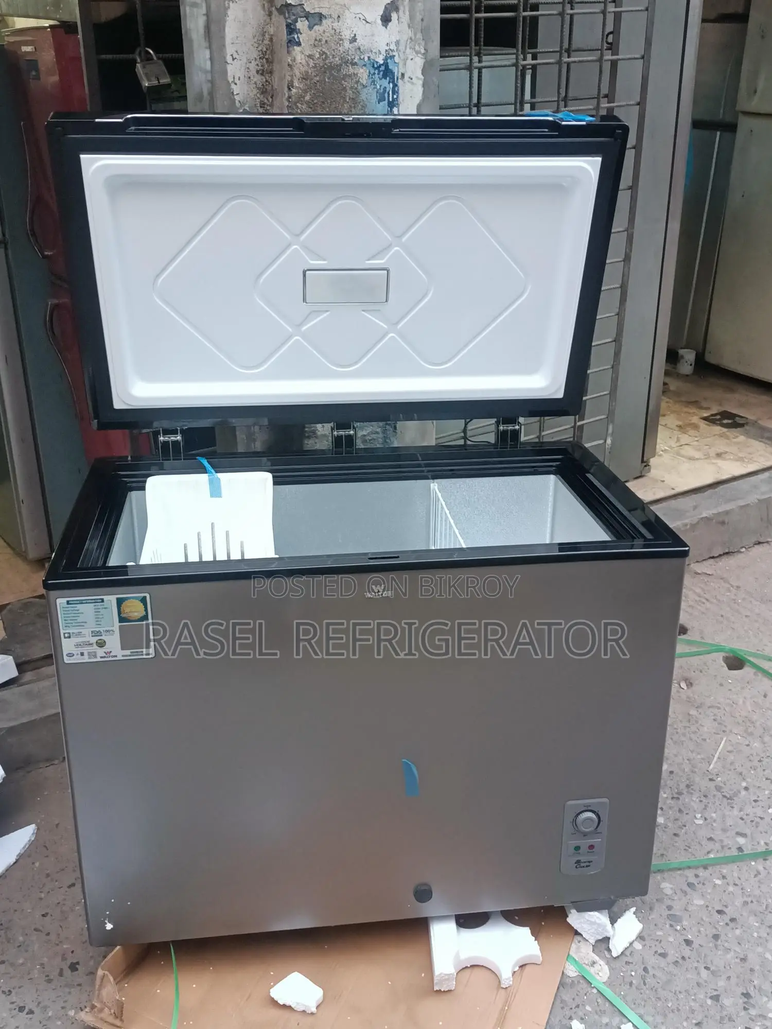 40% ডিসকাউন্টে WCG-2E5-GDEL-DD মডেল এর 255 লিটার ওয়ালটোন ফিরিজ।