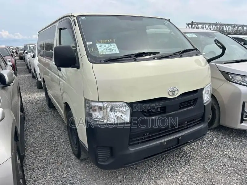 Toyota Hiace DX 2020