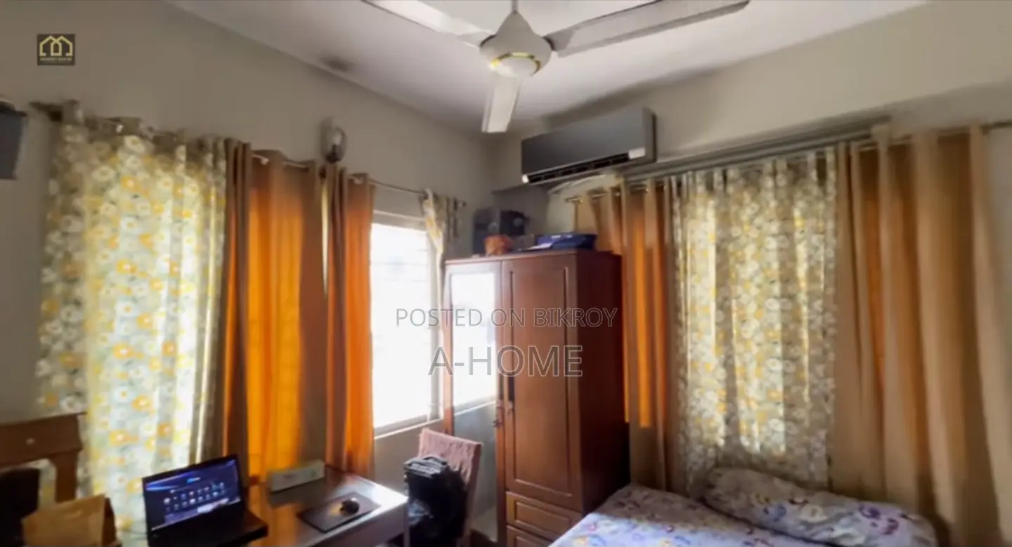 1505 sq. ft. apartment with 1 parking space for sale in Lalmatia.