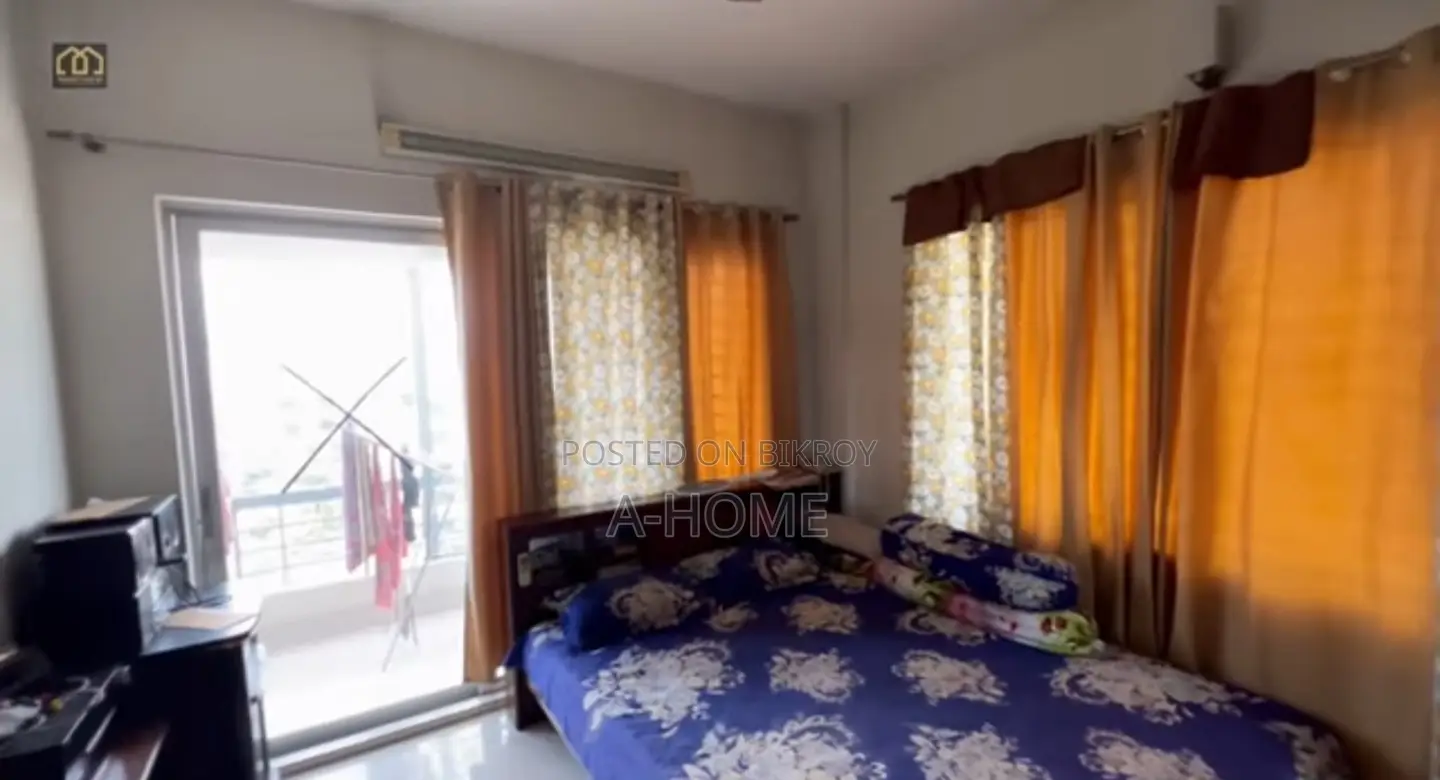 1505 sq. ft. apartment with 1 parking space for sale in Lalmatia.