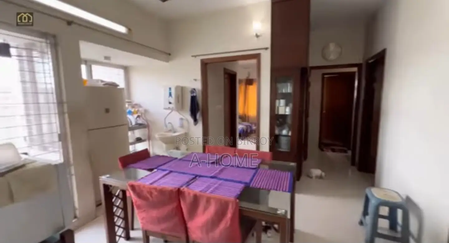 1505 sq. ft. apartment with 1 parking space for sale in Lalmatia.