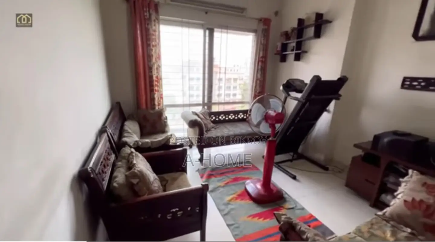 1505 sq. ft. apartment with 1 parking space for sale in Lalmatia.