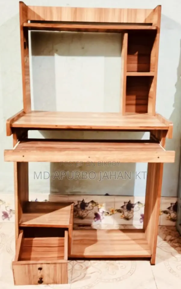 টেবিল কম্পিউটার ল্যাপটপ টিভি টেবিল।