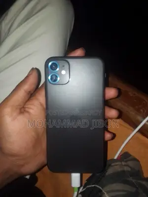 Apple iPhone 11 সব ঠিক আছে (ব্যবহৃত)