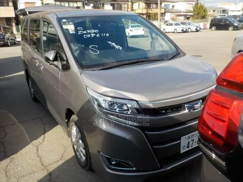 Toyota Noah G Pack. 2021