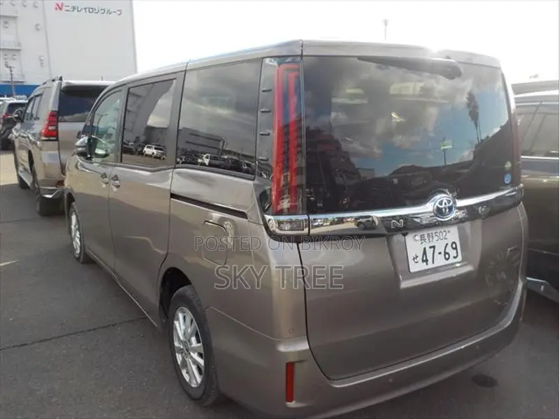 Toyota Noah G Pack. 2021