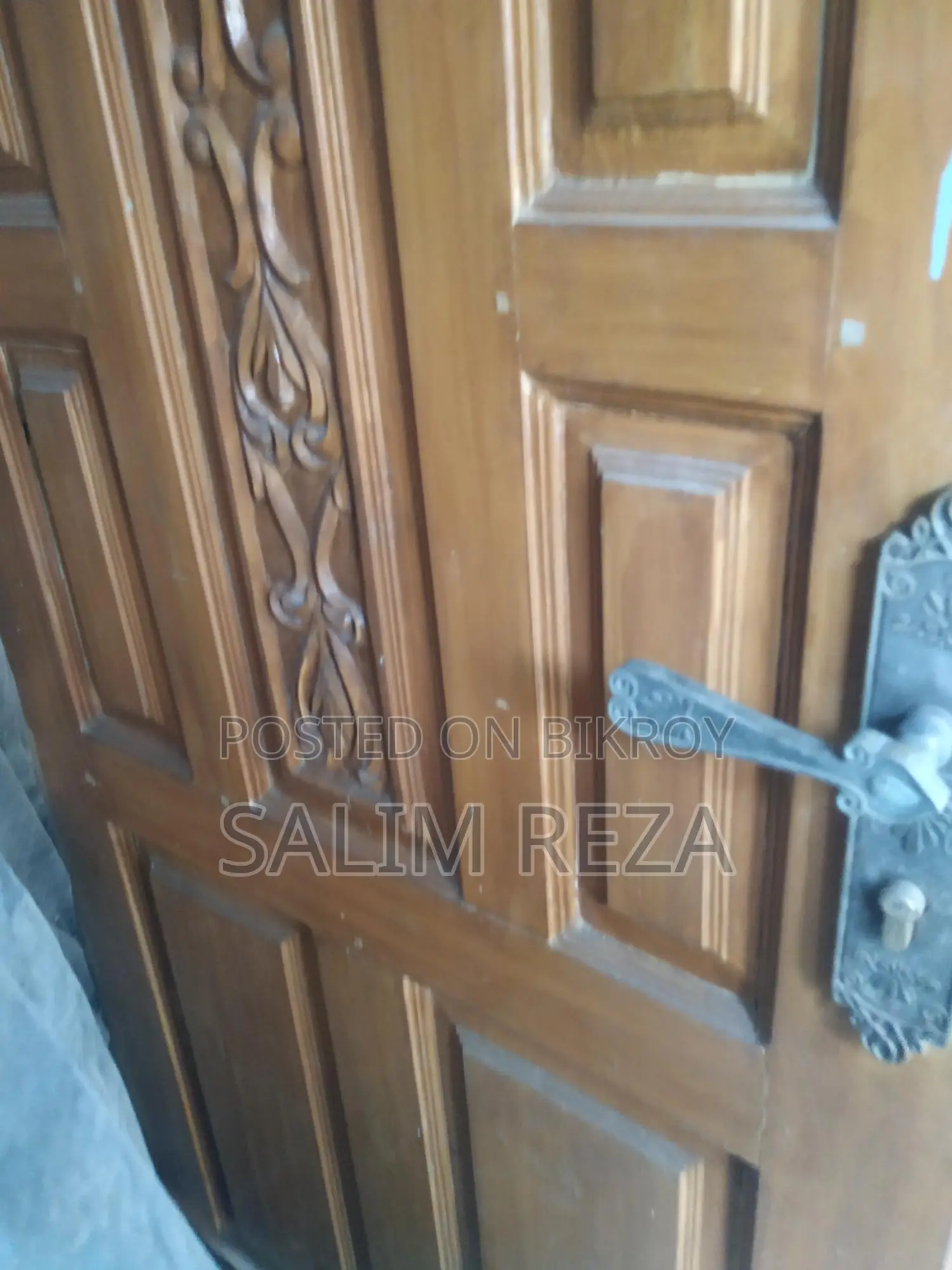কাঠের দরজা একদম ফ্রেস