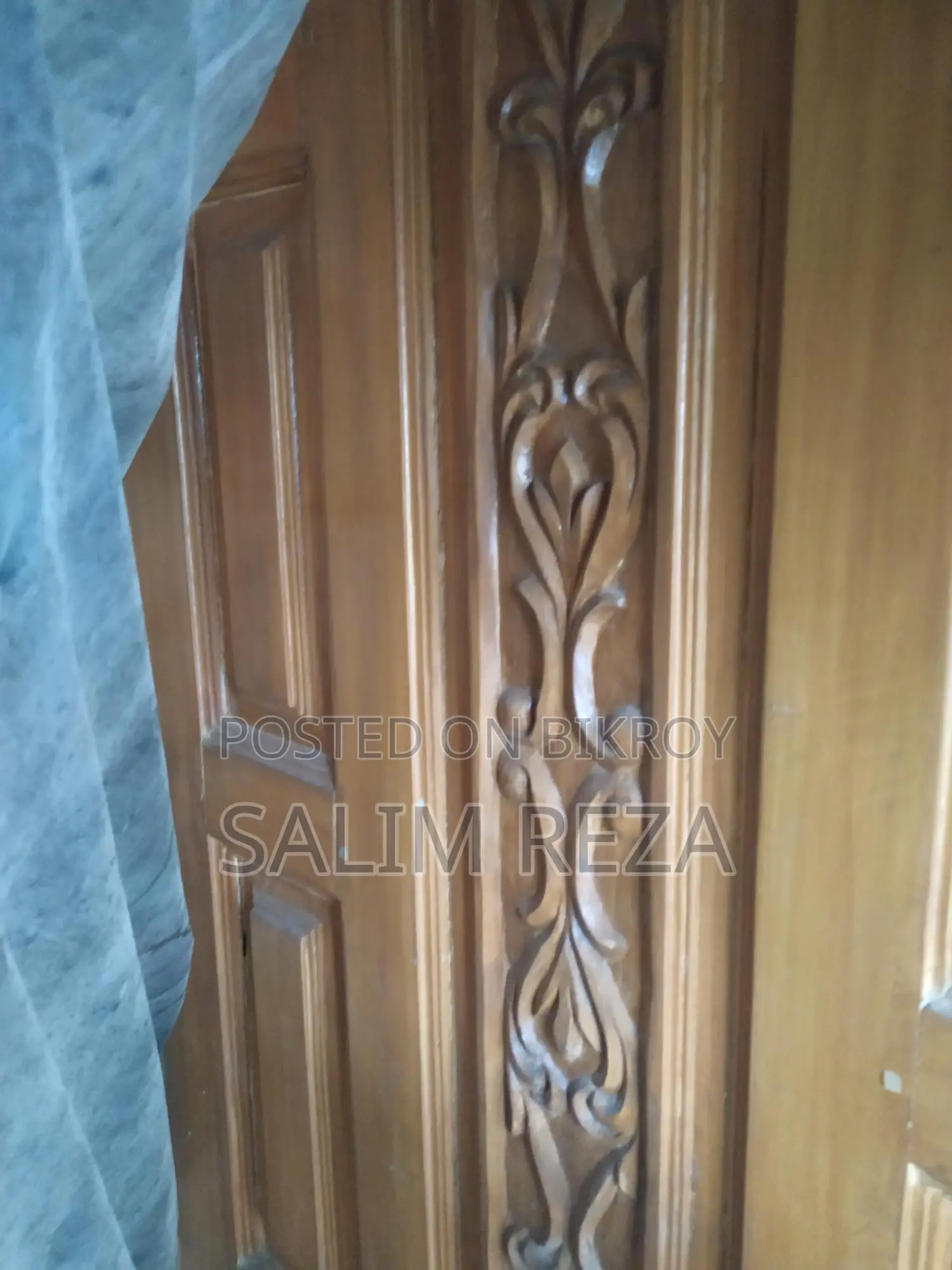 কাঠের দরজা একদম ফ্রেস