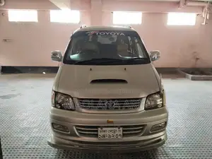 Toyota Noah Fildora 2001