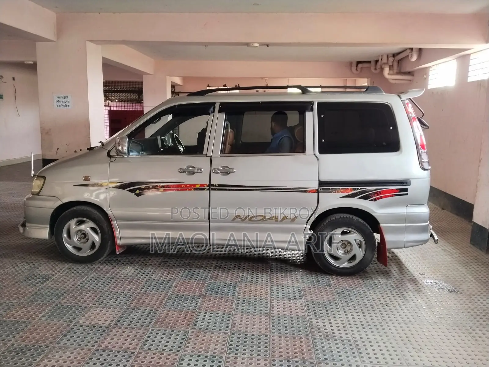 Toyota Noah Fildora 2001
