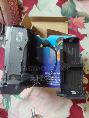 Nikon D5500 Battery Grip