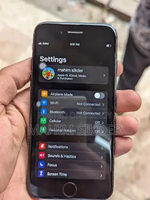 Apple iPhone 7 . (Used)
