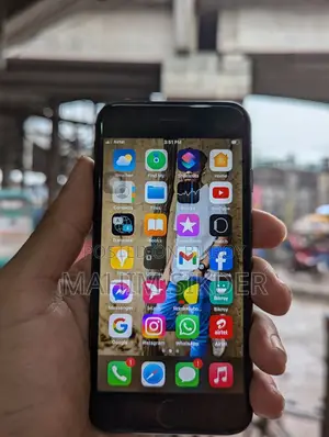 Apple iPhone 7 . (Used)