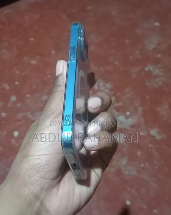 Apple iPhone 13 . (Used)