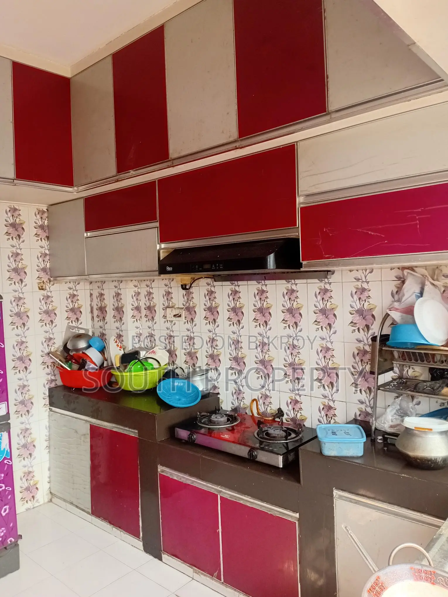 South facing Ready used 2100 sft flat for sale at Bashundhara C block.