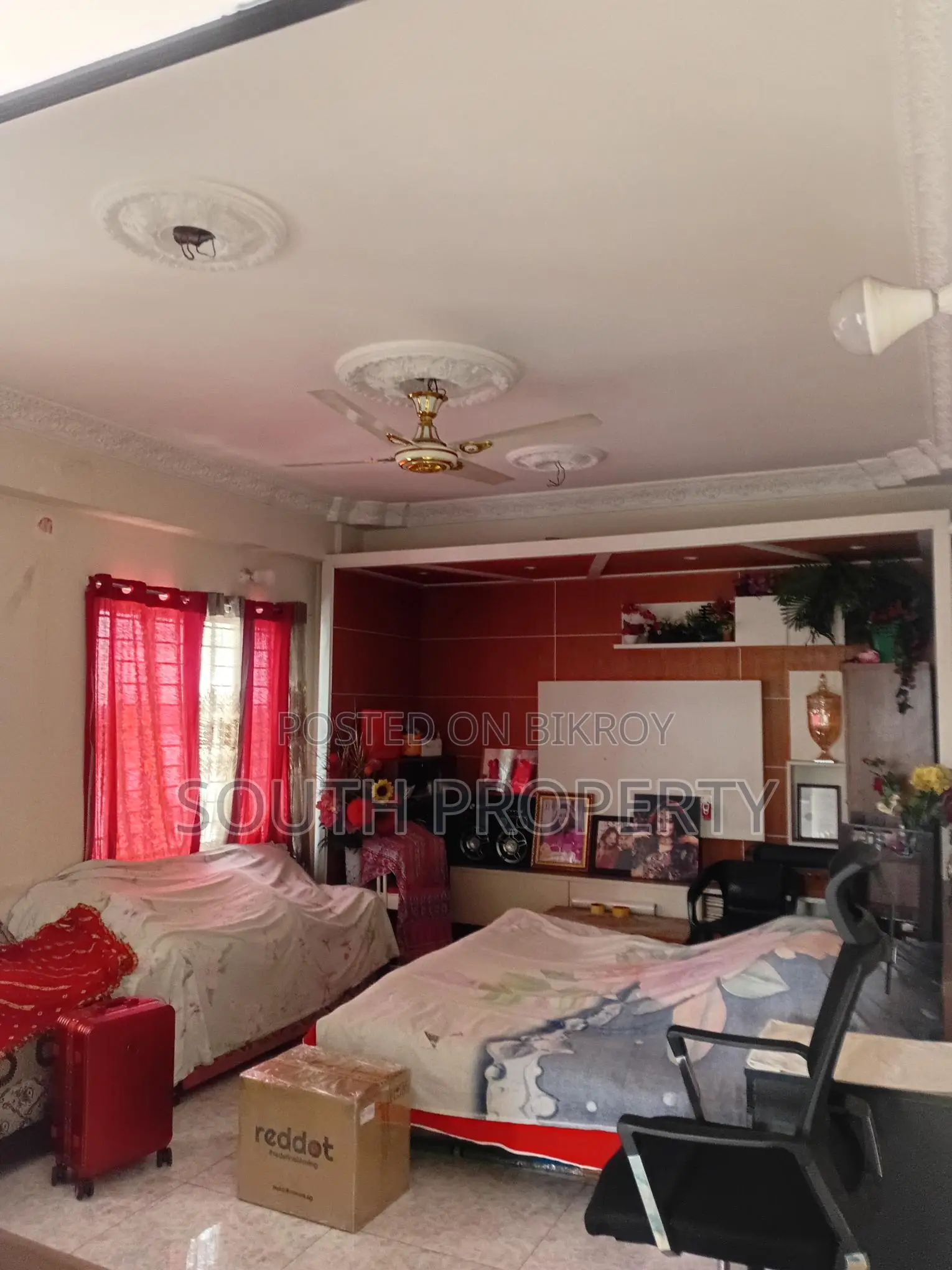 South facing Ready used 2100 sft flat for sale at Bashundhara C block.