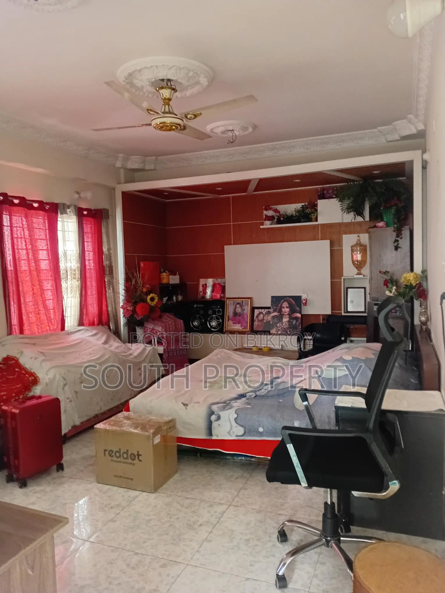 South facing Ready used 2100 sft flat for sale at Bashundhara C block.