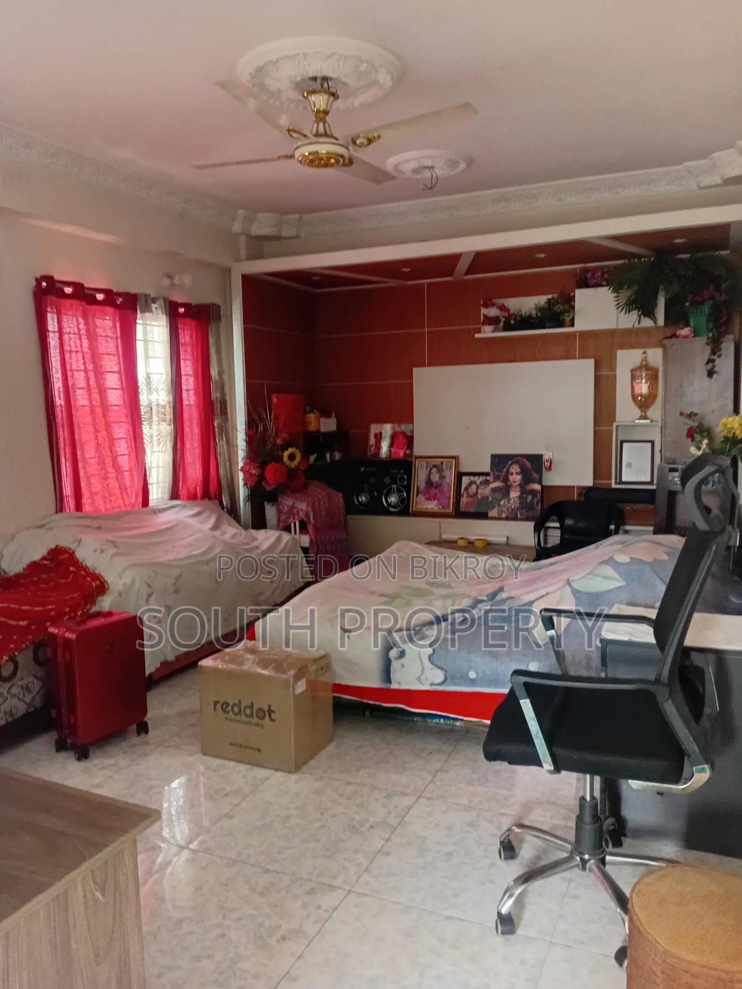 South facing Ready used 2100 sft flat for sale at Bashundhara C block.
