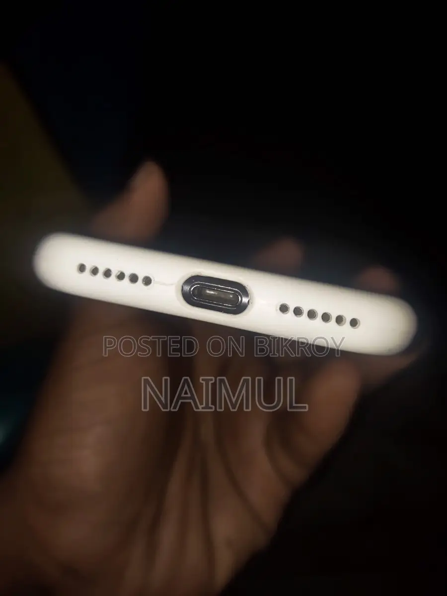 Apple iPhone 7 (Used)