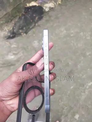 Apple iPhone 14 (Used)