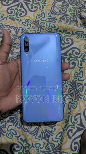 Samsung Galaxy A70 (Used)