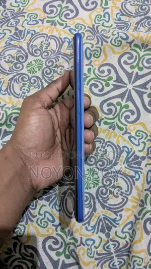 Samsung Galaxy A70 (Used)